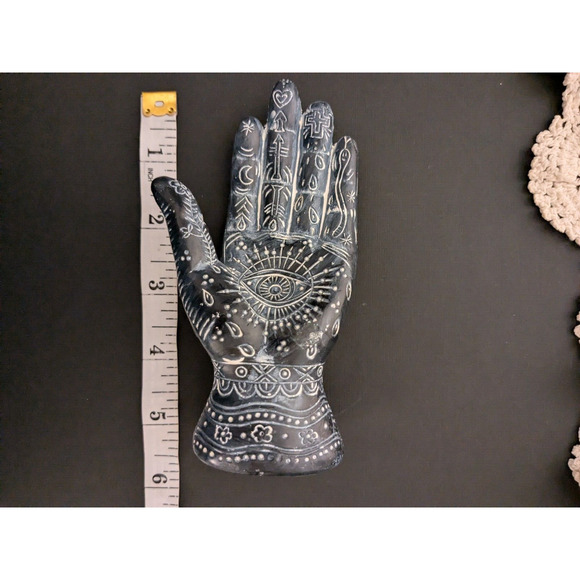 All Seeing Eye Hand Halloween Altar Resin figurine - Picture 2 of 3